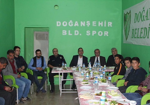 Doğanşehir Belediye Spor'da Sezon Öncesi Moral Yemeği