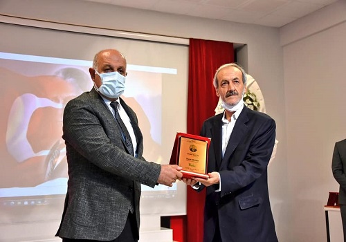 Vahap Küçük Liyakat Ödülü Başkan Zelyurt’a Verildi